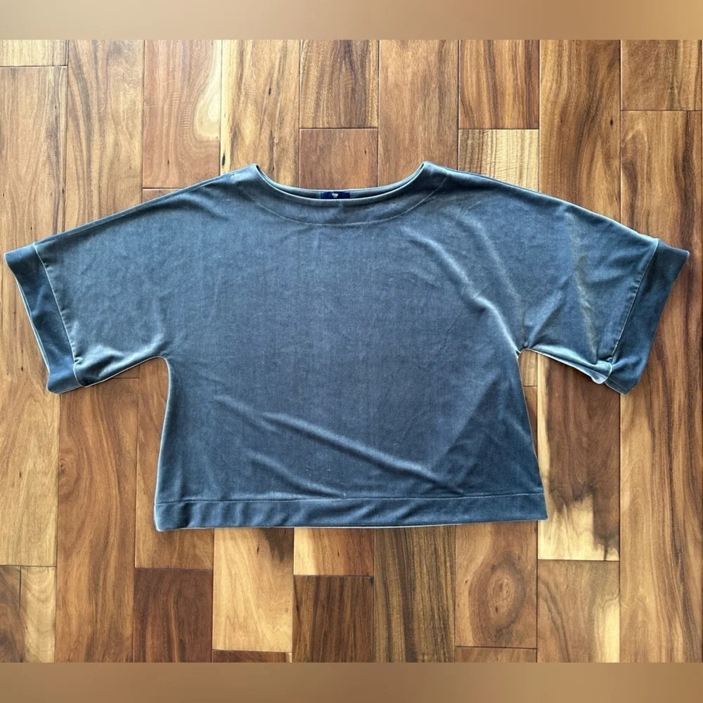 Gap Silver Grey Short Sleeved Velour Cropped Oversized Shirt size Small